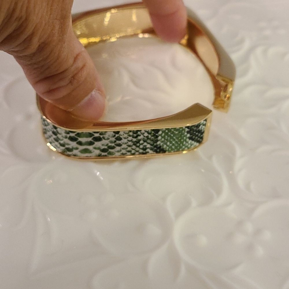 Square Clamp Bangle - Picture 12 of 16